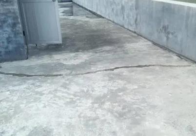 江汉楼顶漏水维修公司分享下如何解决卫生间隐蔽部位漏水的问题?